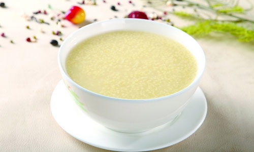 熬夜后吃两类食物 可缓解精神紧张
