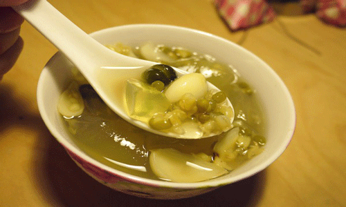 夏天三种人不适宜喝绿豆汤