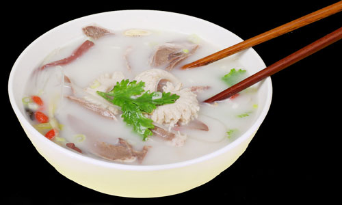 羊肉汤怎么做更美味呢.jpg