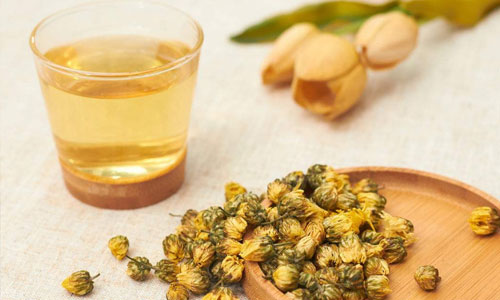 菊花茶虽降火，这4类人喝了，却可能得不偿失