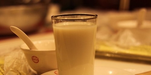 现磨豆浆与豆浆粉哪个营养价值高