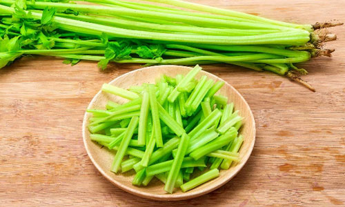 口腔中有异味  香芹酸奶能有效缓解