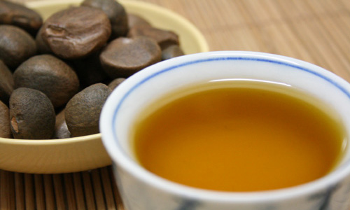 有八大养生功效营养又高的苦茶油.jpg