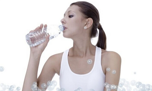 清晨如何饮水 可有效排空体内致癌物
