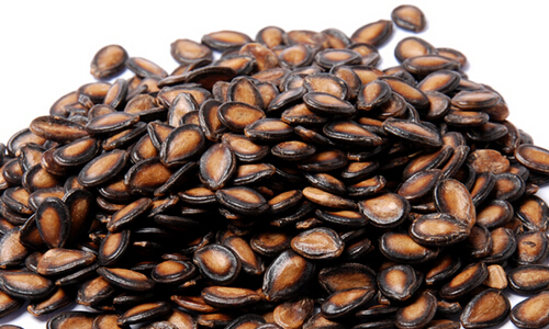 瓜子嗑太多危害大:伤肝胃甚至早衰