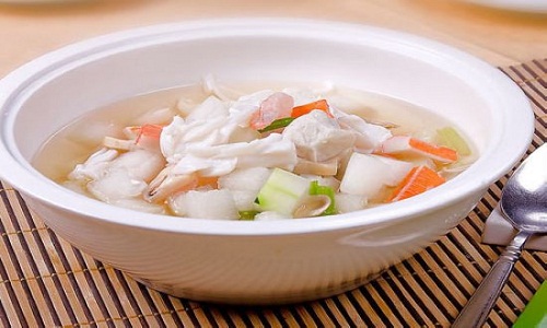 黄花菜瘦肉汤可健脑益智做法有哪些.jpg
