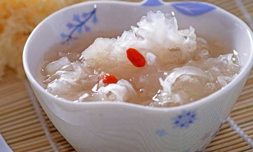 银耳红枣汤