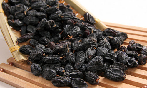 黑色葡萄干的功效.jpg