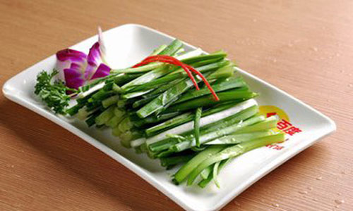夏季吃韭菜的功效有哪些.jpg