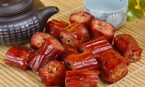 鸭脖虽味美不宜多吃.jpg