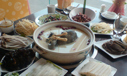 药膳为什么炖是最好的.jpg