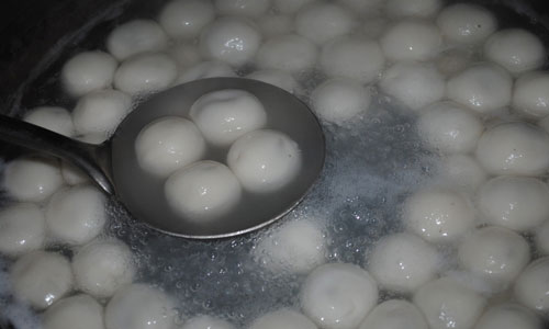 七类人群不宜多吃元宵.jpg