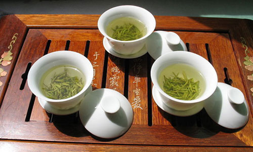 冬天喝茶讲究因色而异