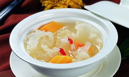 秋燥气当令宜食银耳养生