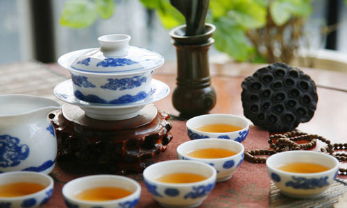 养生大麦茶的功效与禁忌.jpg