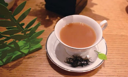 牛奶配红茶
