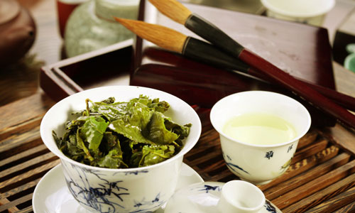 上班喝茶既能防癌又能治病.jpg