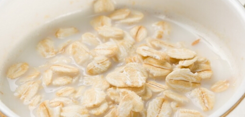 睡前绝不能吃九食物 麦片让血糖飙升