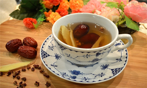 感冒时喝姜枣茶补气暖身.jpg