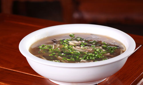 金针菇鲫鱼汤的做法1.jpg