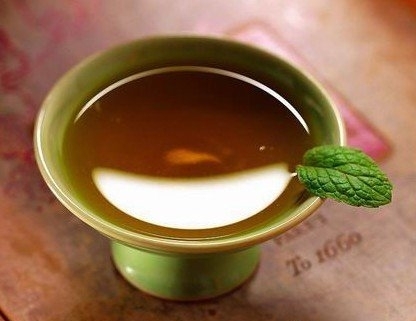 自制荷叶茶 助你消暑又减肥