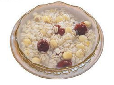 清淡素汤有助肠胃排毒