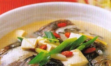 鱼头炖豆腐更营养