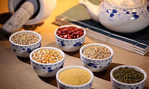 慢性咽炎怎么办五种食疗偏方巧治愈.jpg