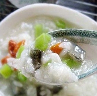 夏季防中暑饮食三窍门