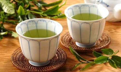每天上午喝两三杯绿茶抗辐射
