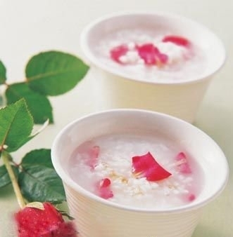 秋季养生粥之玫瑰花粥