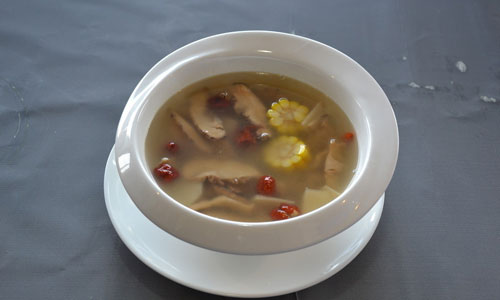 喝热汤藏的五大危机.jpg