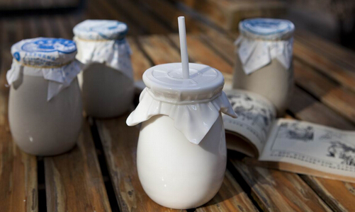 饮食新知:揭秘不同时段喝酸奶的不同功效