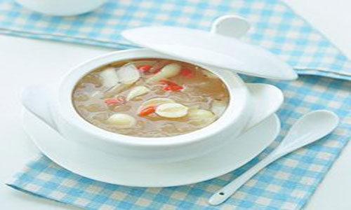 银耳莲子羹.jpg