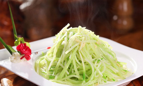 萝卜类食物切记现切现吃.jpg