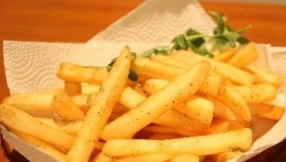 常食用多脂的油炸食品易引起不适