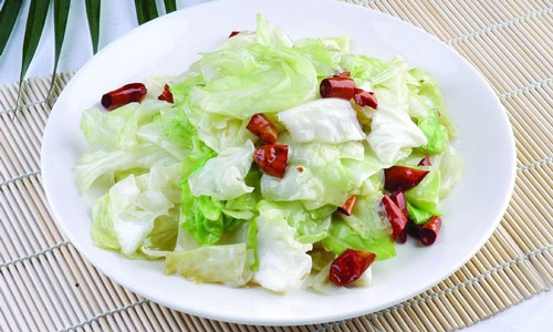 怎么炒一盘好吃的手撕包菜.jpg
