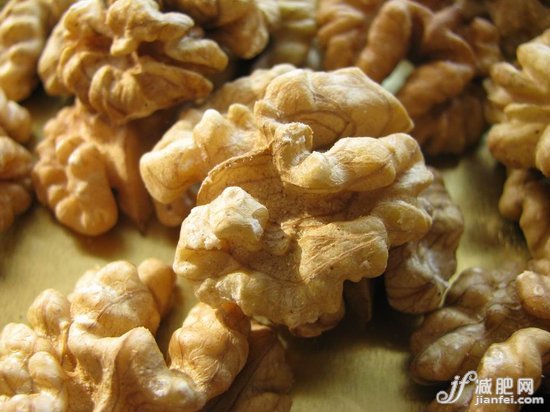 日摄核桃30克 专家证明能瘦