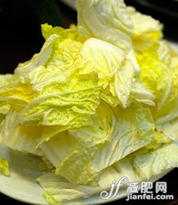 大白菜中膳食纤维含量高