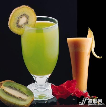 DIY鲜榨果蔬汁 赶走腿部水肿