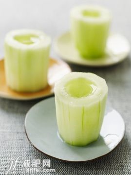 射击,饮料,含酒精饮料,夏天,黄瓜_567158331_Cucumber Shot_创意图片_Getty Images China 射击,饮料,含酒精饮料,夏天,黄瓜_567158331_Cucumber Shot_创意图片_Getty Images China