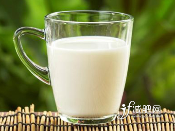 苹果牛奶减肥法的过程