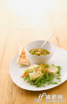 饮食,桌子,影棚拍摄,室内,汤匙_153952210_Roasted tofu with asparagus, vinaigrette and tramezzini on plate_创意图片_Getty Images China 饮食,桌子,影棚拍摄,室内,汤匙_153952210_Roasted tofu with asparagus, vinaigrette and tramezzini on plate_创意图片_Getty Images China