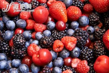 蓝色,红色,草莓,蓝莓,有机食品_532696749_Assorted of fresh berries_创意图片_Getty Images China 蓝色,红色,草莓,蓝莓,有机食品_532696749_Assorted of fresh berries_创意图片_Getty Images China