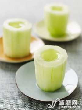 射击,饮料,含酒精饮料,夏天,黄瓜_567158331_Cucumber Shot_创意图片_Getty Images China 射击,饮料,含酒精饮料,夏天,黄瓜_567158331_Cucumber Shot_创意图片_Getty Images China