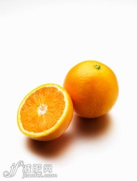 影棚拍摄,水果,柑橘属,桔子,抗坏血酸_118328812_Whole and Cut orange on white_创意图片_Getty Images China 影棚拍摄,水果,柑橘属,桔子,抗坏血酸_118328812_Whole and Cut orange on white_创意图片_Getty Images China