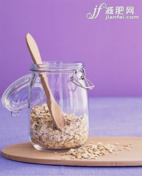 食品,广口瓶,饮食,影棚拍摄,室内_89605832_Oats in jar with spoon_创意图片_Getty Images China 食品,广口瓶,饮食,影棚拍摄,室内_89605832_Oats in jar with spoon_创意图片_Getty Images China