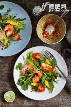 饮食,饮料,食品,银餐具,餐具_472128541_Prawn and green mango salad_创意图片_Getty Images China 饮食,饮料,食品,银餐具,餐具_472128541_Prawn and green mango salad_创意图片_Getty Images China