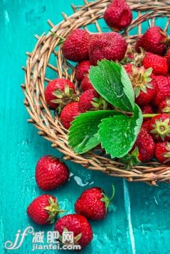 甜点心,食品,水果,草莓,夏天_gic13497895_summer harvest of strawberries_创意图片_Getty Images China 甜点心,食品,水果,草莓,夏天_gic13497895_summer harvest of strawberries_创意图片_Getty Images China