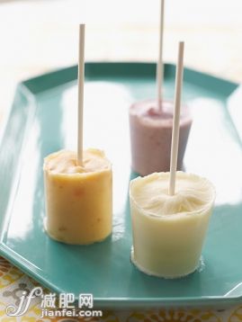 酸奶,夏天,健康生活方式,小吃,冻结的_566206359_Frozen Yogurt Pops_创意图片_Getty Images China 酸奶,夏天,健康生活方式,小吃,冻结的_566206359_Frozen Yogurt Pops_创意图片_Getty Images China